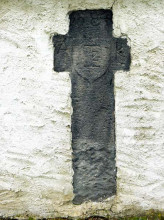 Ältester eingemauerter Grabstein auf dem Friedhof Kärlich von 1584