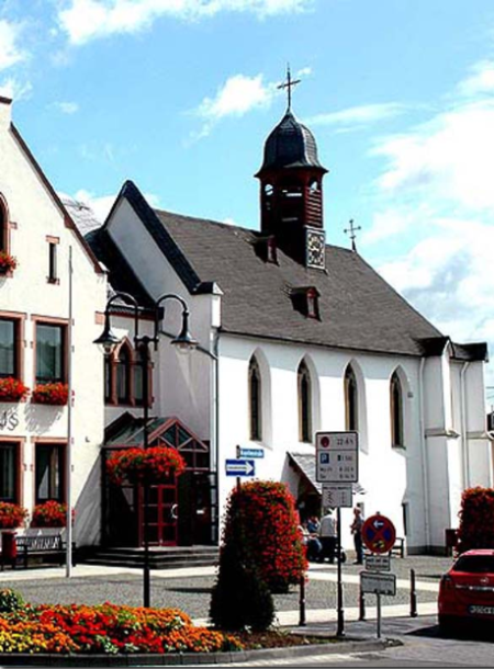 Rathaus und Alte Kapelle Rathaus und Alte Kapelle